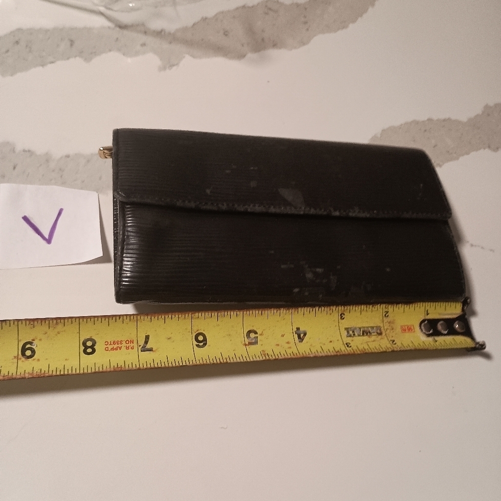Louis Vuitton Black Epi Leather Sarah Long Bi Fold Wallet - Picture 9 of 10